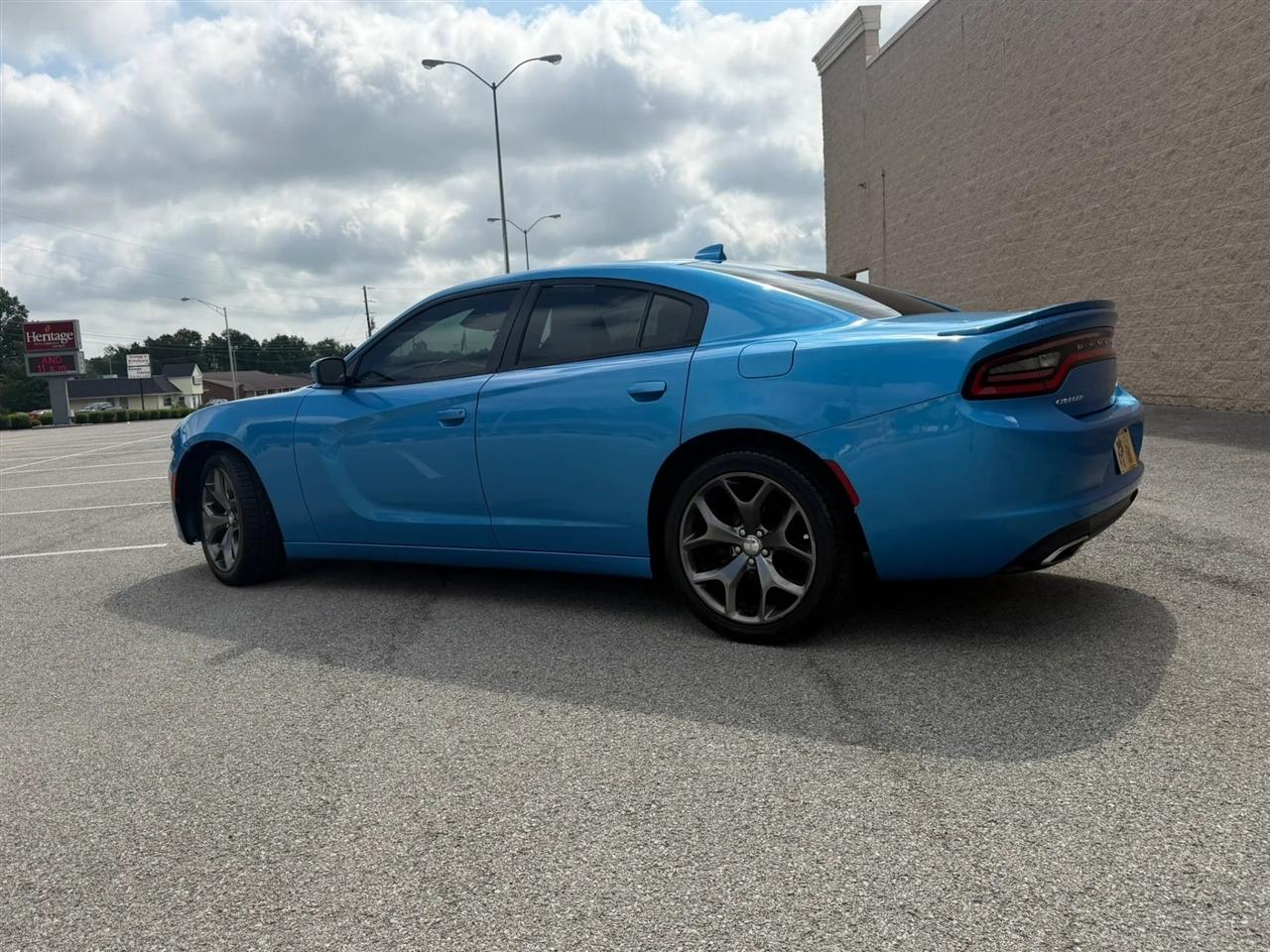 Dodge Charger 4dr Sdn SXT RWD 2015