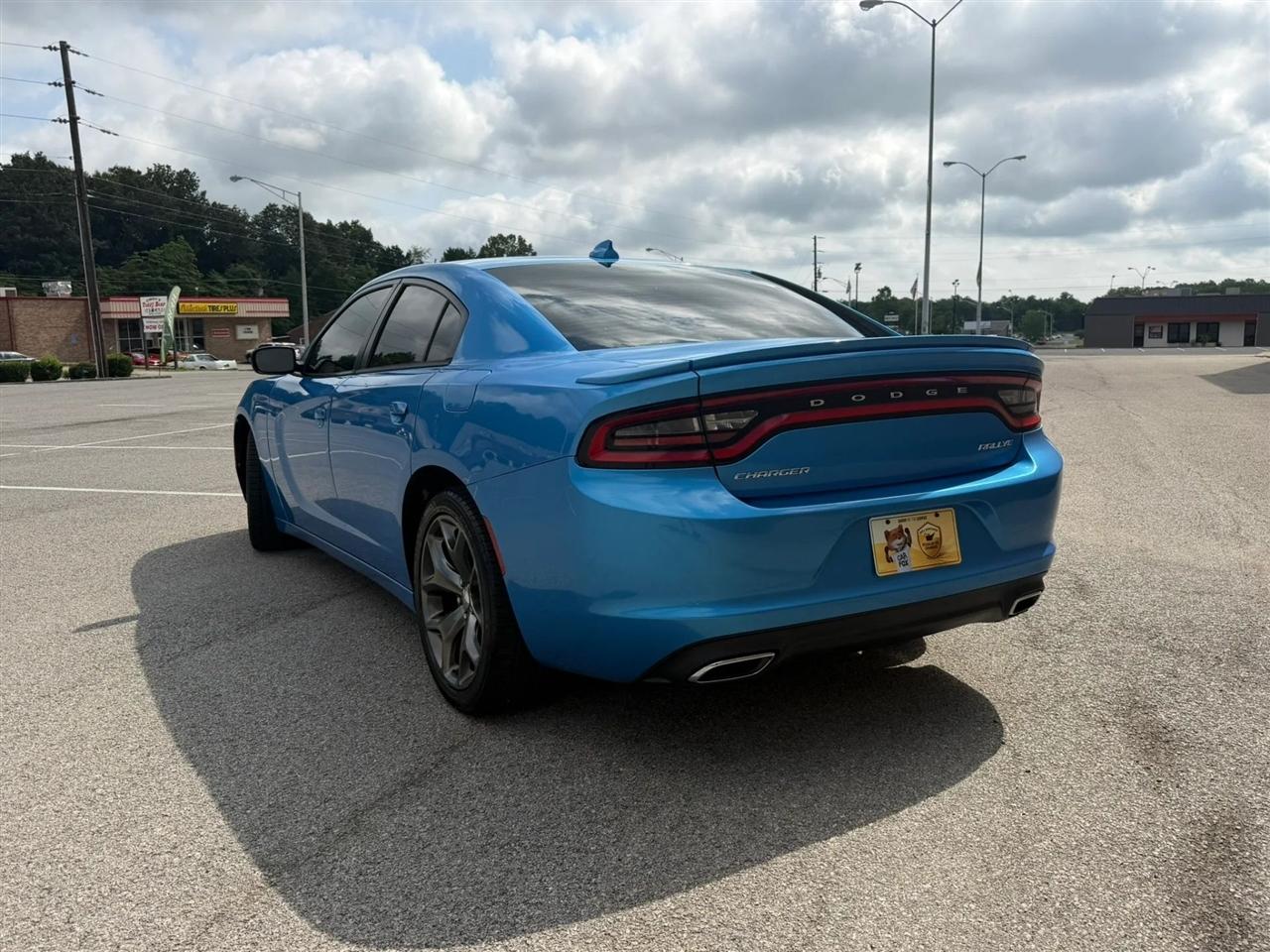 Dodge Charger 4dr Sdn SXT RWD 2015