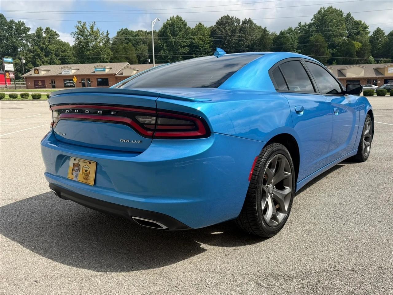 Dodge Charger 4dr Sdn SXT RWD 2015