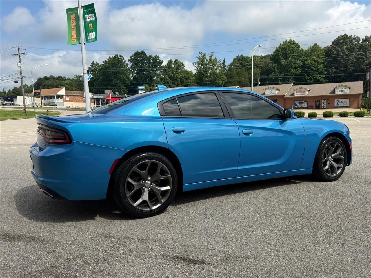 Dodge Charger 4dr Sdn SXT RWD 2015