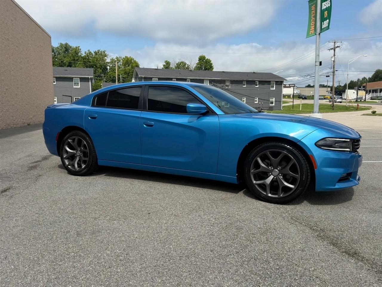 Dodge Charger 4dr Sdn SXT RWD 2015