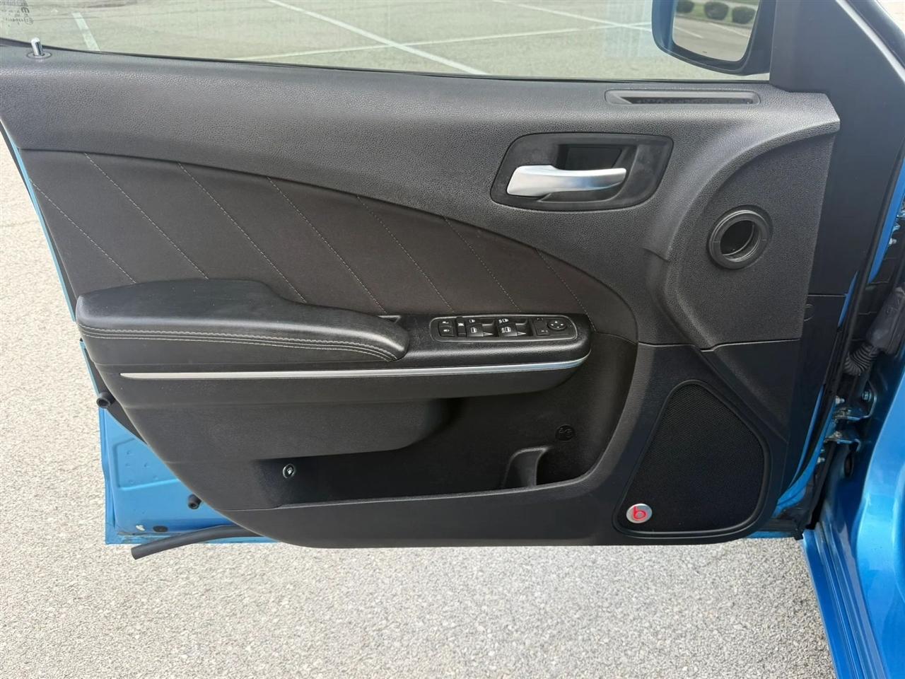 Dodge Charger 4dr Sdn SXT RWD 2015