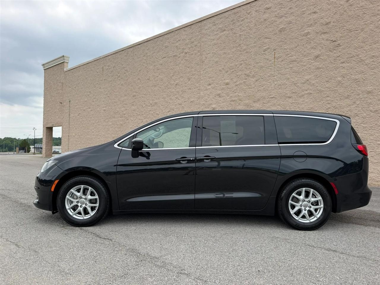 Chrysler Pacifica Touring FWD 2017