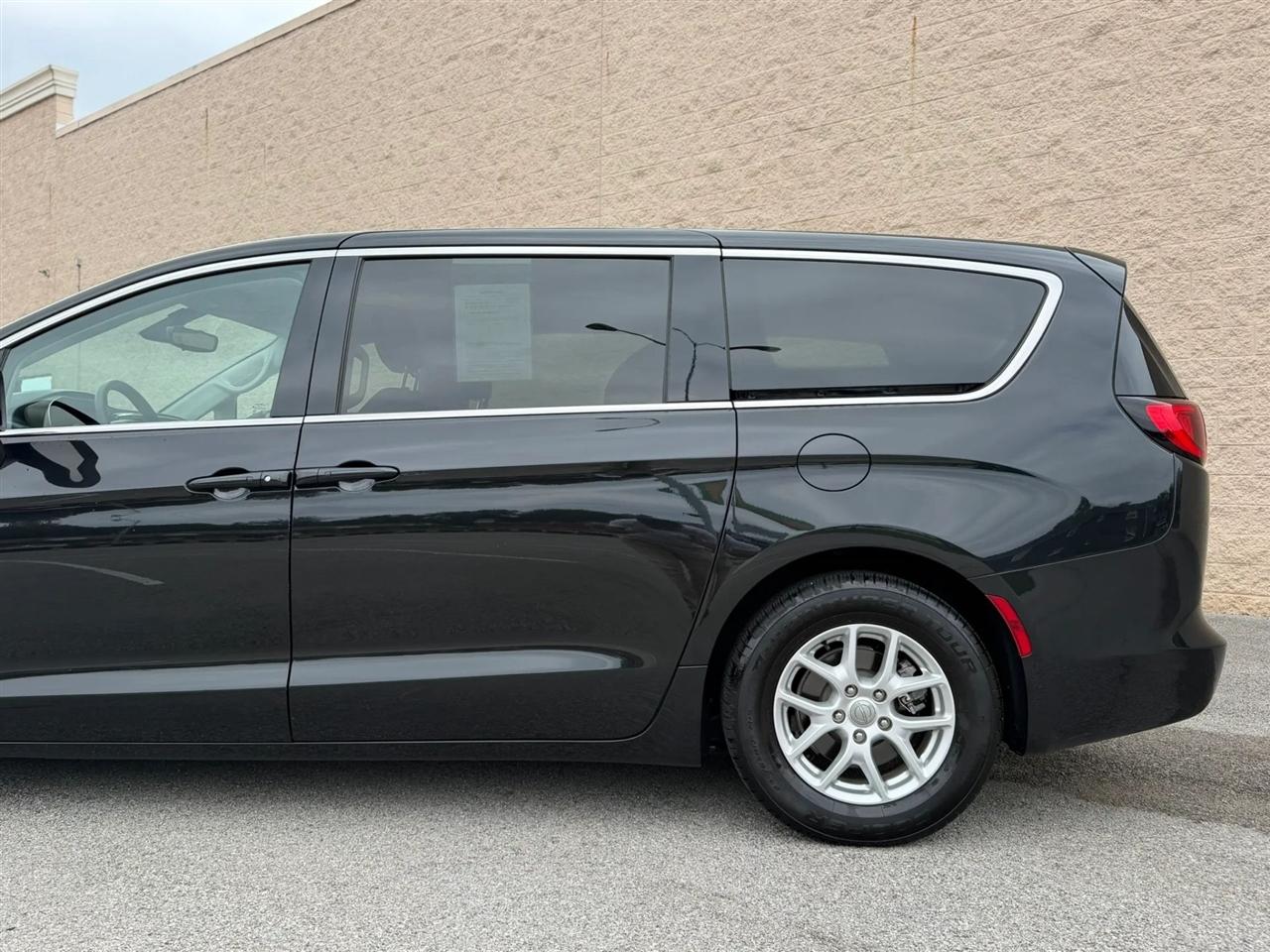 Chrysler Pacifica Touring FWD 2017