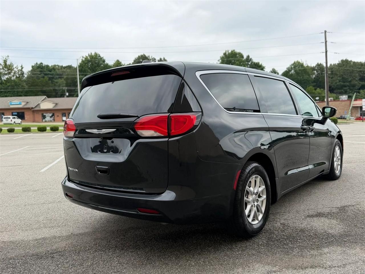 Chrysler Pacifica Touring FWD 2017