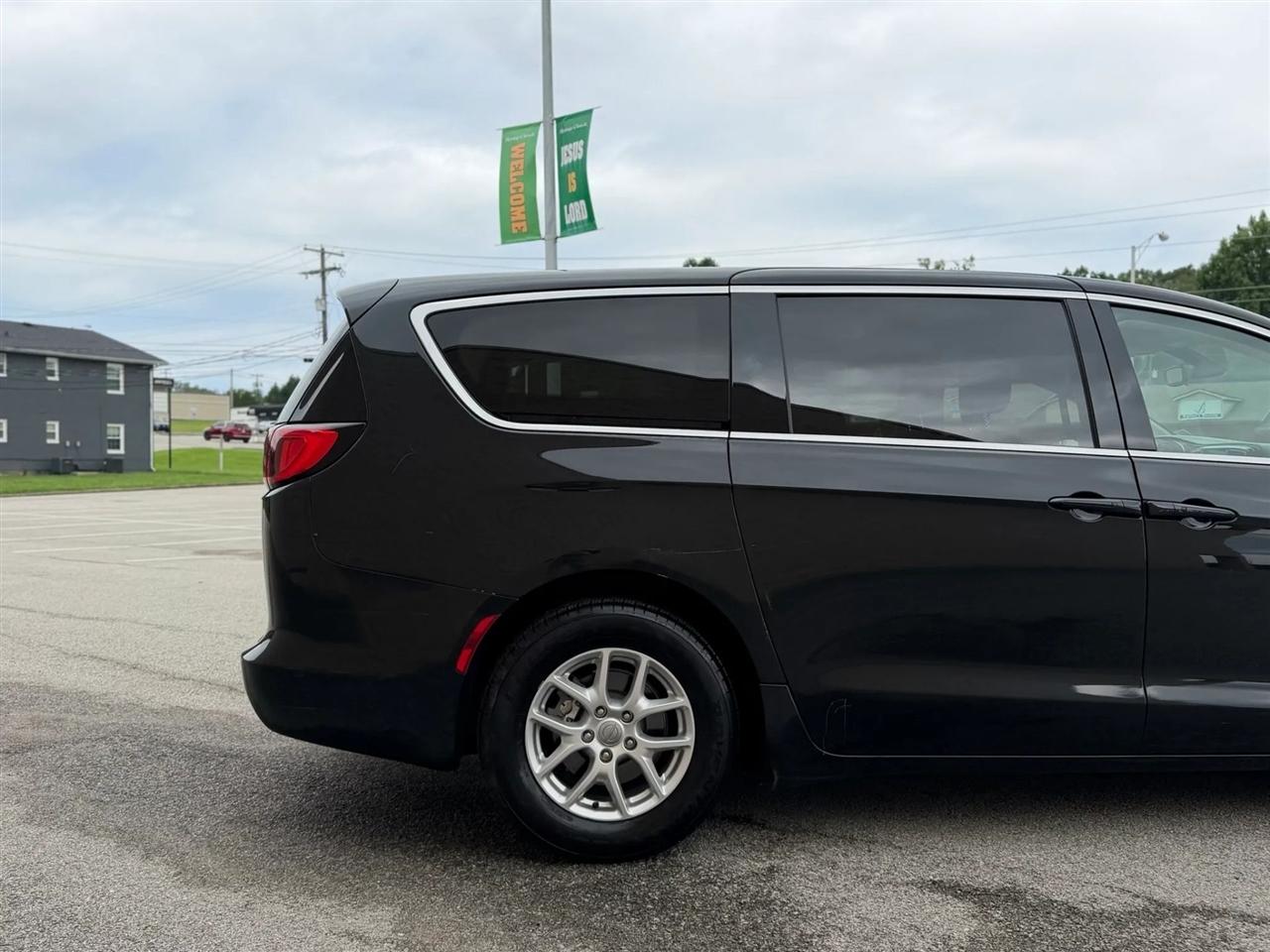 Chrysler Pacifica Touring FWD 2017