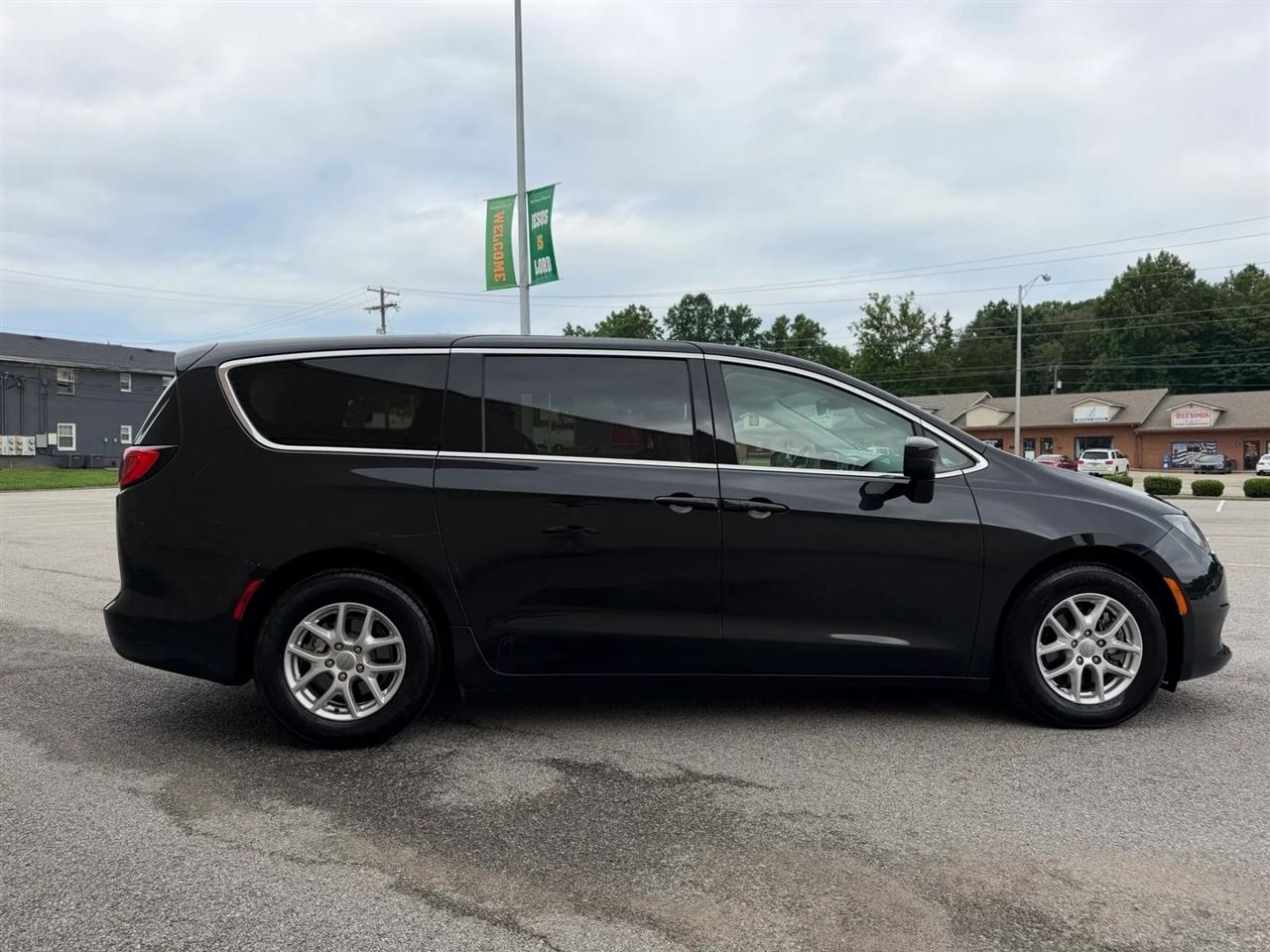 Chrysler Pacifica Touring FWD 2017