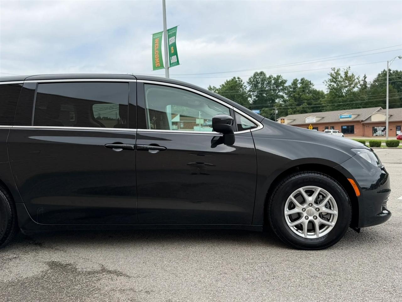 Chrysler Pacifica Touring FWD 2017