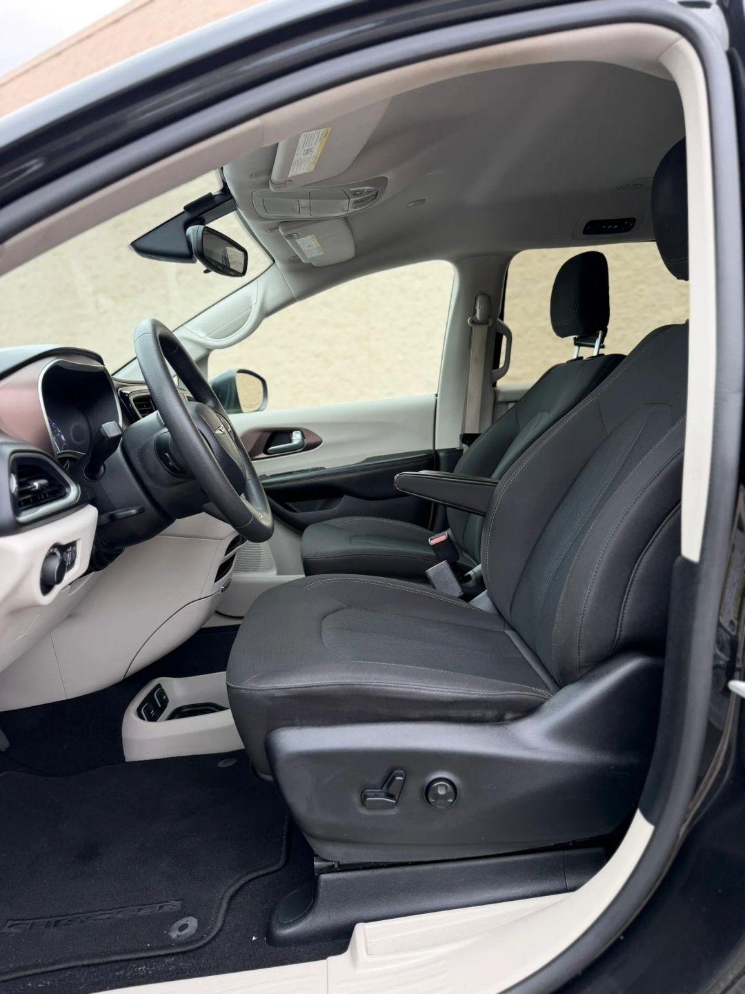 Chrysler Pacifica Touring FWD 2017