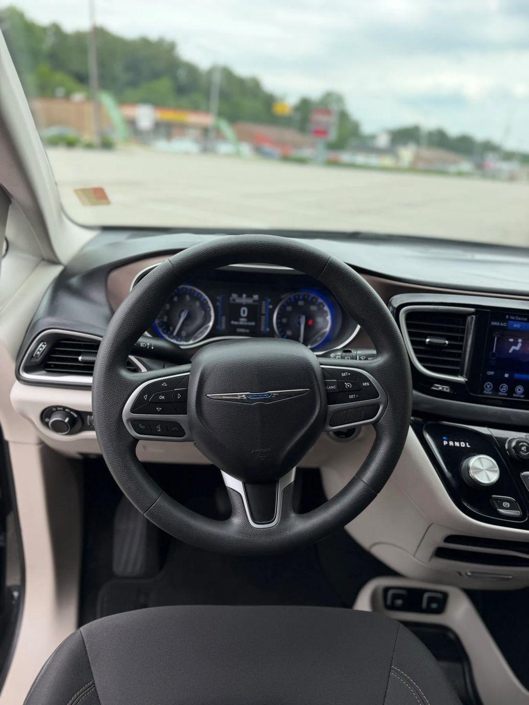 Chrysler Pacifica Touring FWD 2017