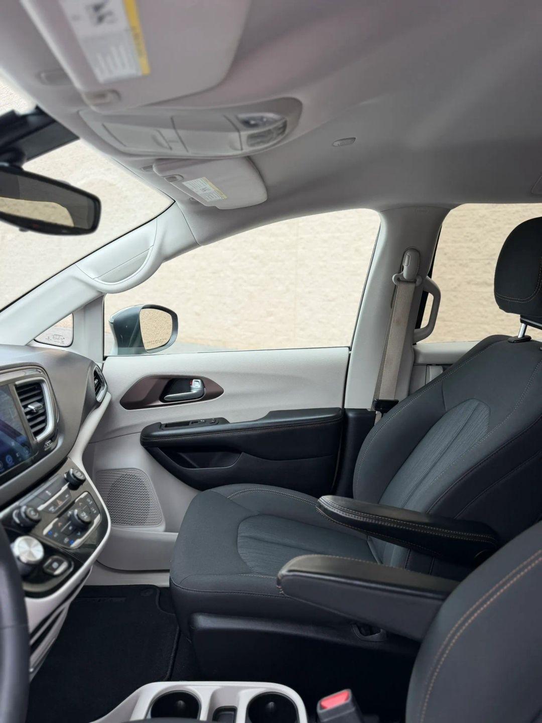 Chrysler Pacifica Touring FWD 2017