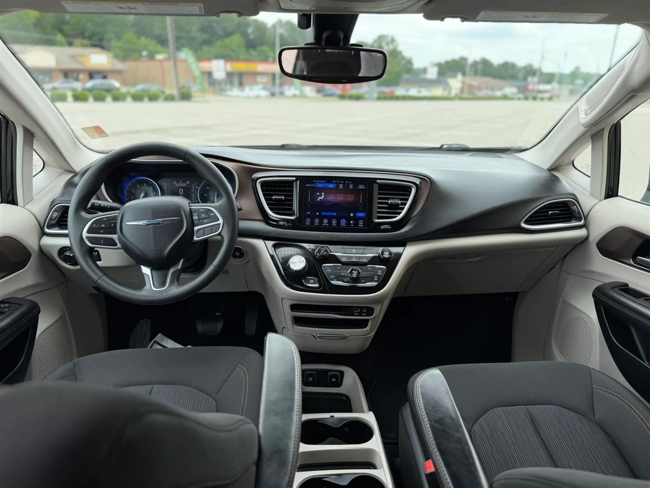 Chrysler Pacifica Touring FWD 2017