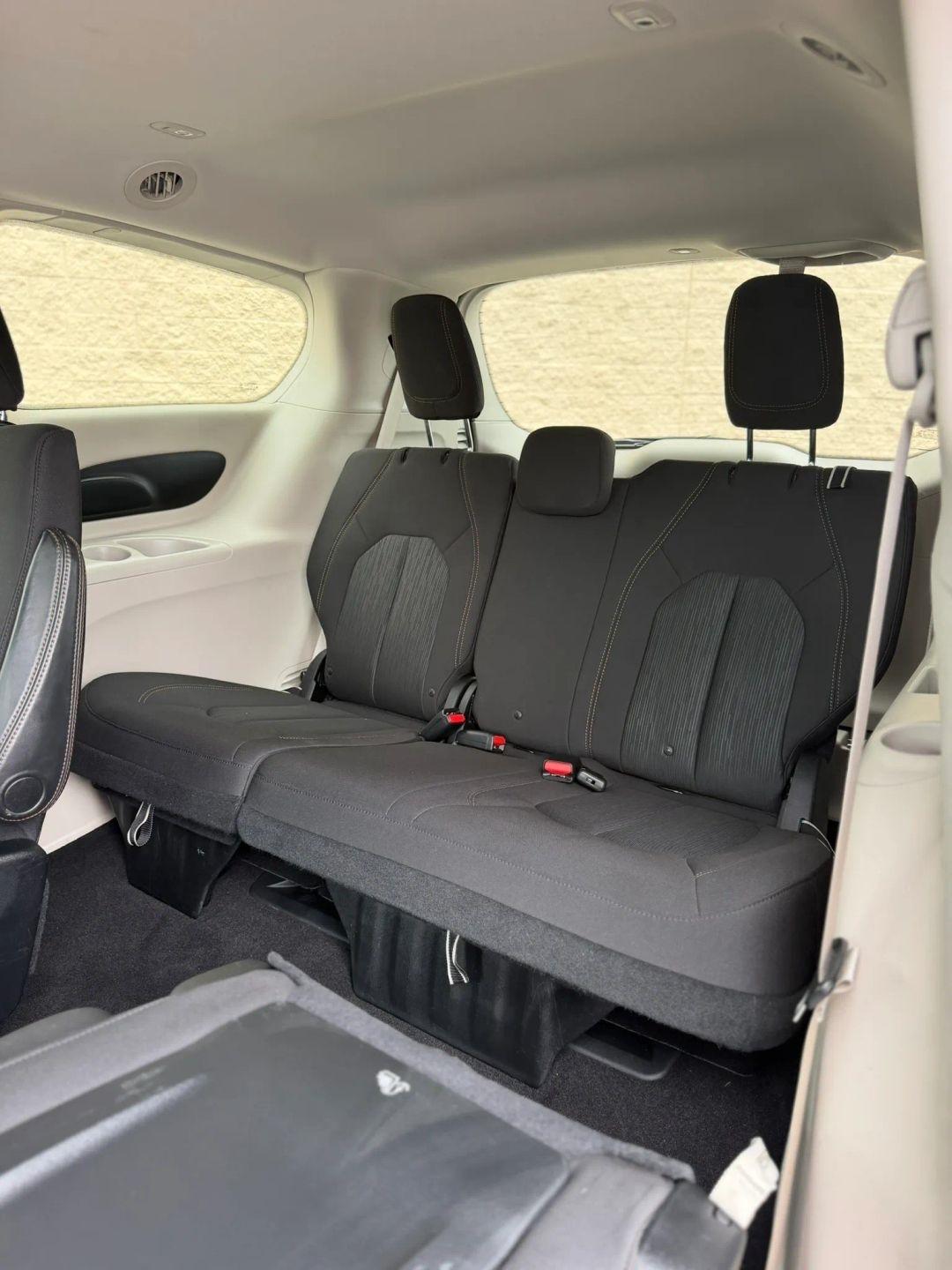 Chrysler Pacifica Touring FWD 2017