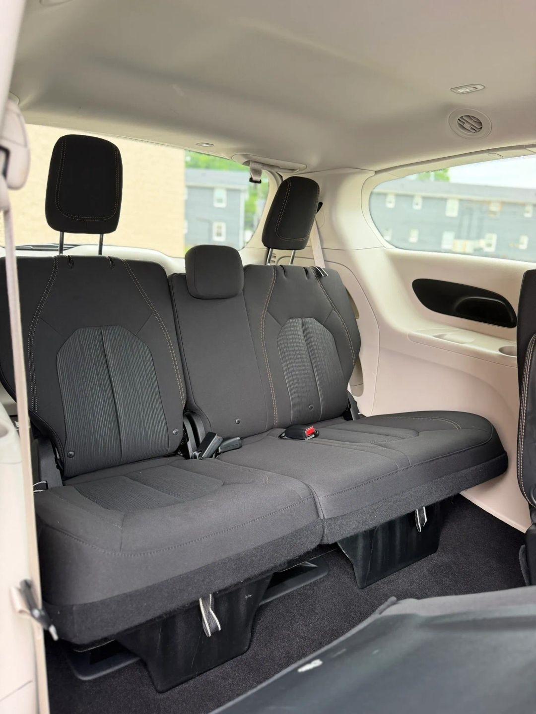 Chrysler Pacifica Touring FWD 2017