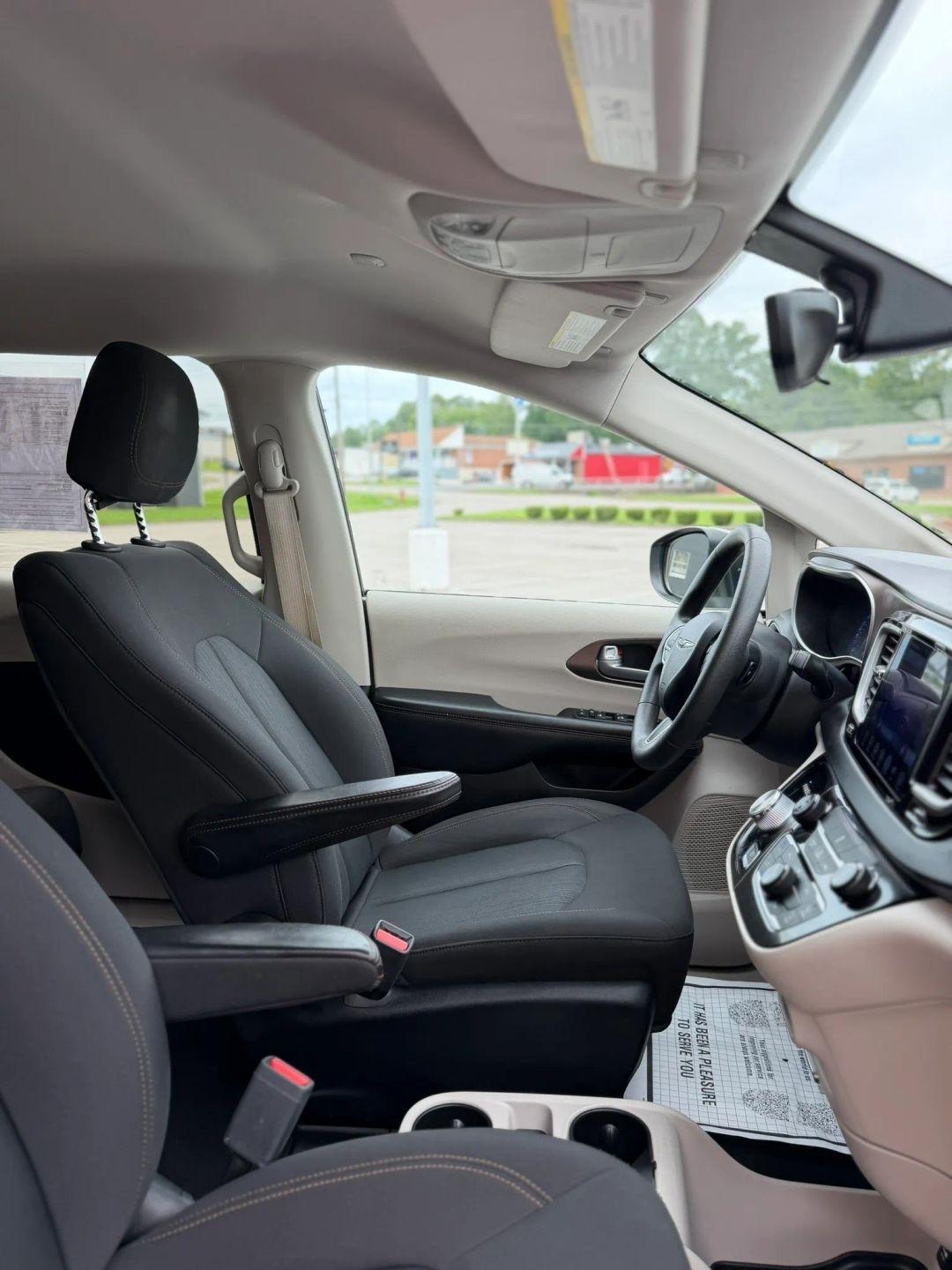 Chrysler Pacifica Touring FWD 2017