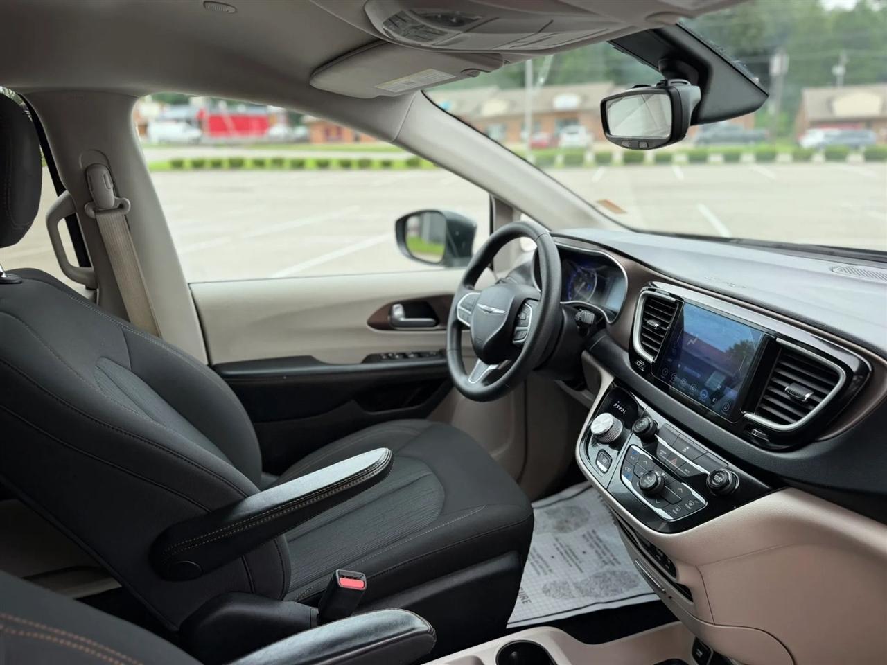 Chrysler Pacifica Touring FWD 2017
