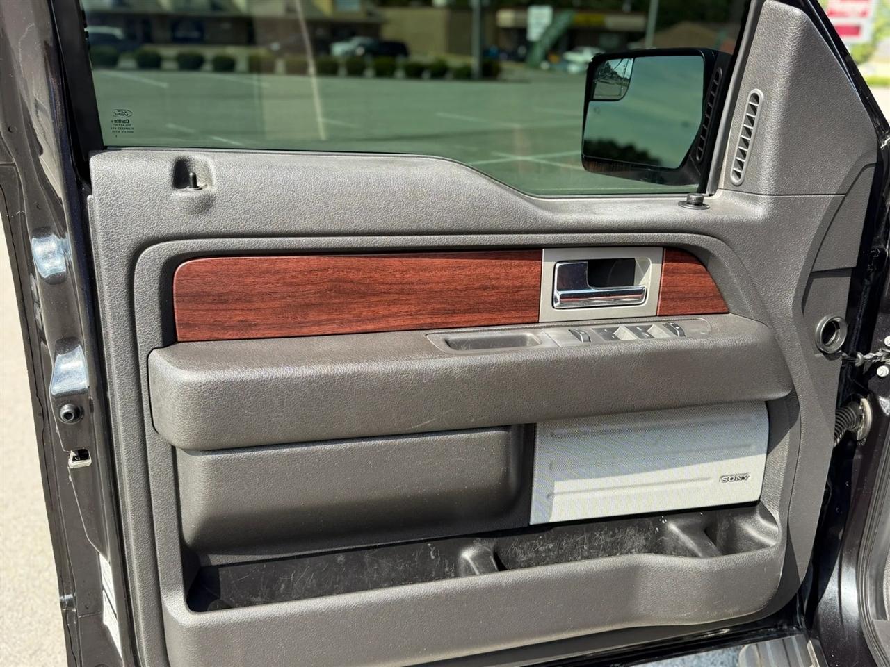 Ford F-150 4WD SuperCrew 145" Platinum 2014