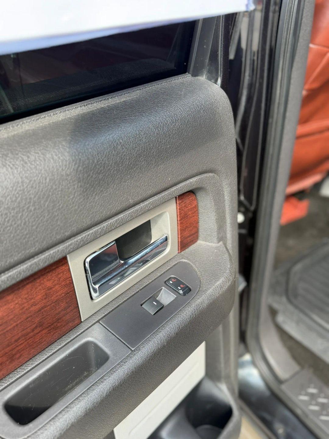 Ford F-150 4WD SuperCrew 145" Platinum 2014