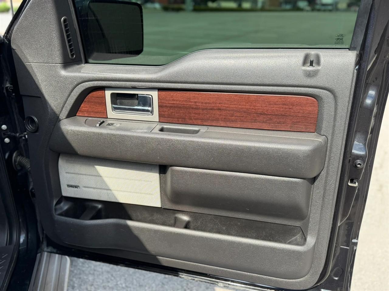 Ford F-150 4WD SuperCrew 145" Platinum 2014