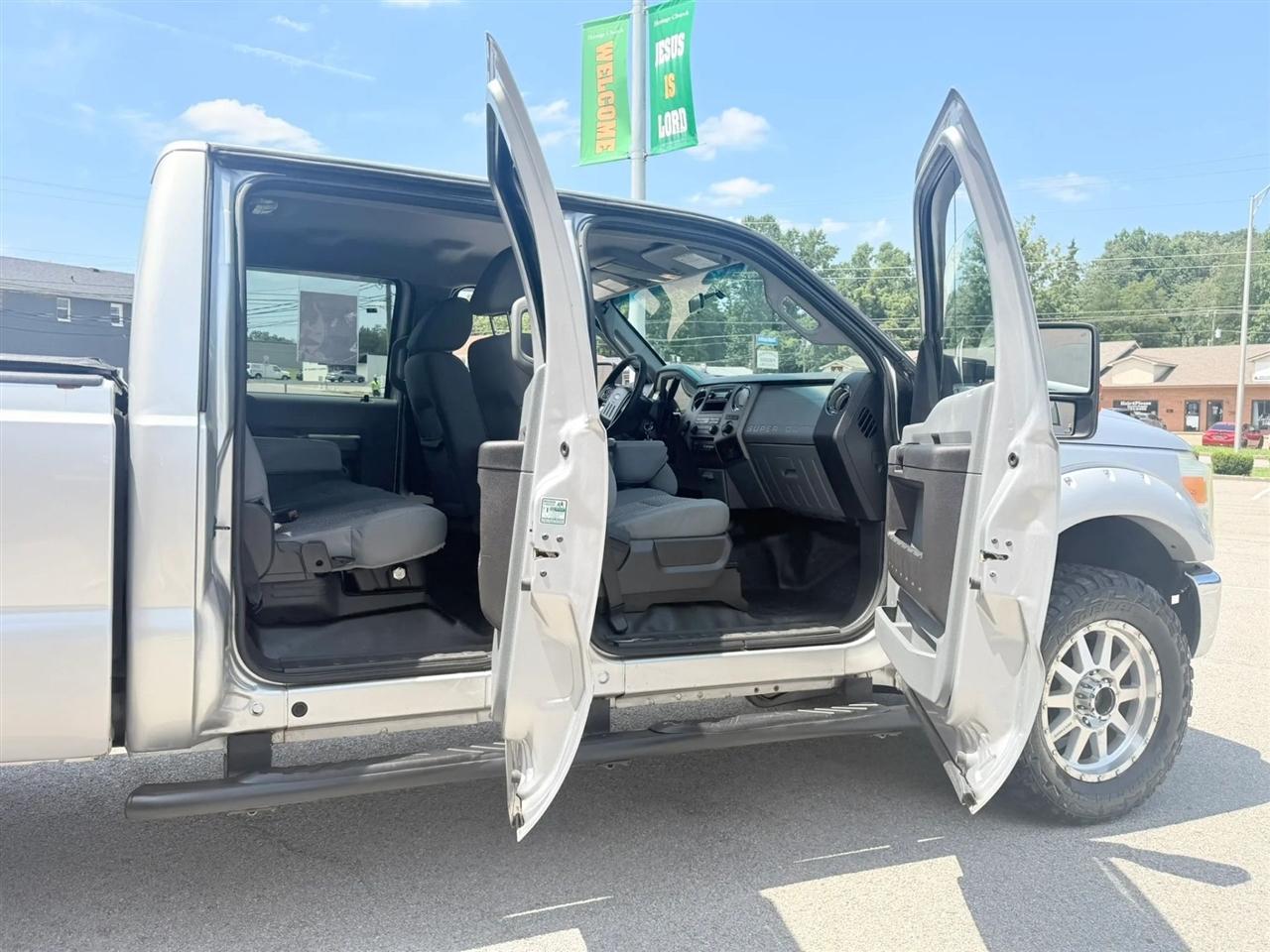 Ford Super Duty F-250 SRW 4WD Crew Cab 156" King Ranch 2011