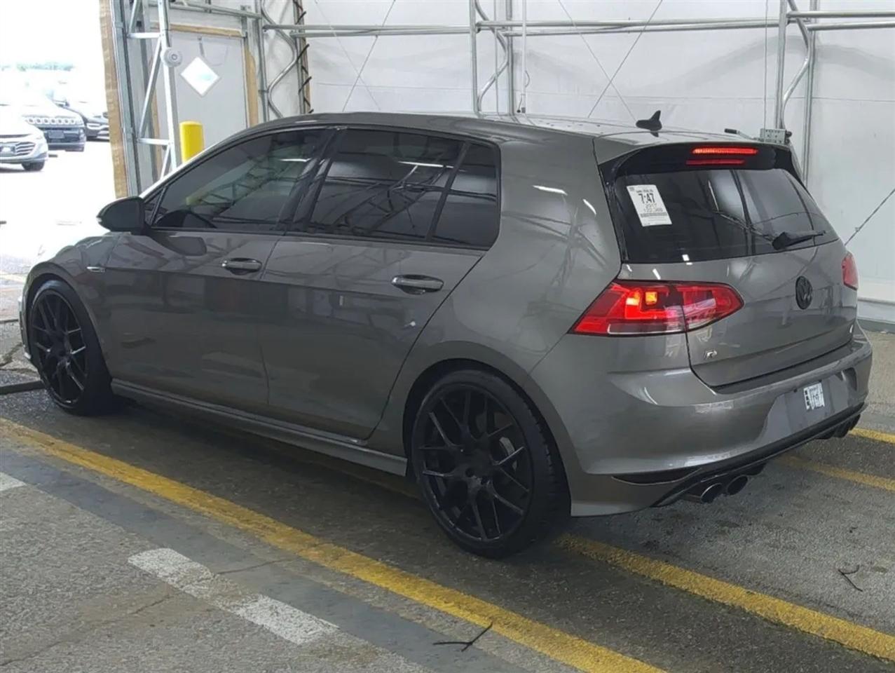 Volkswagen Golf R 4-Door Manual w/DCC/Nav 2017