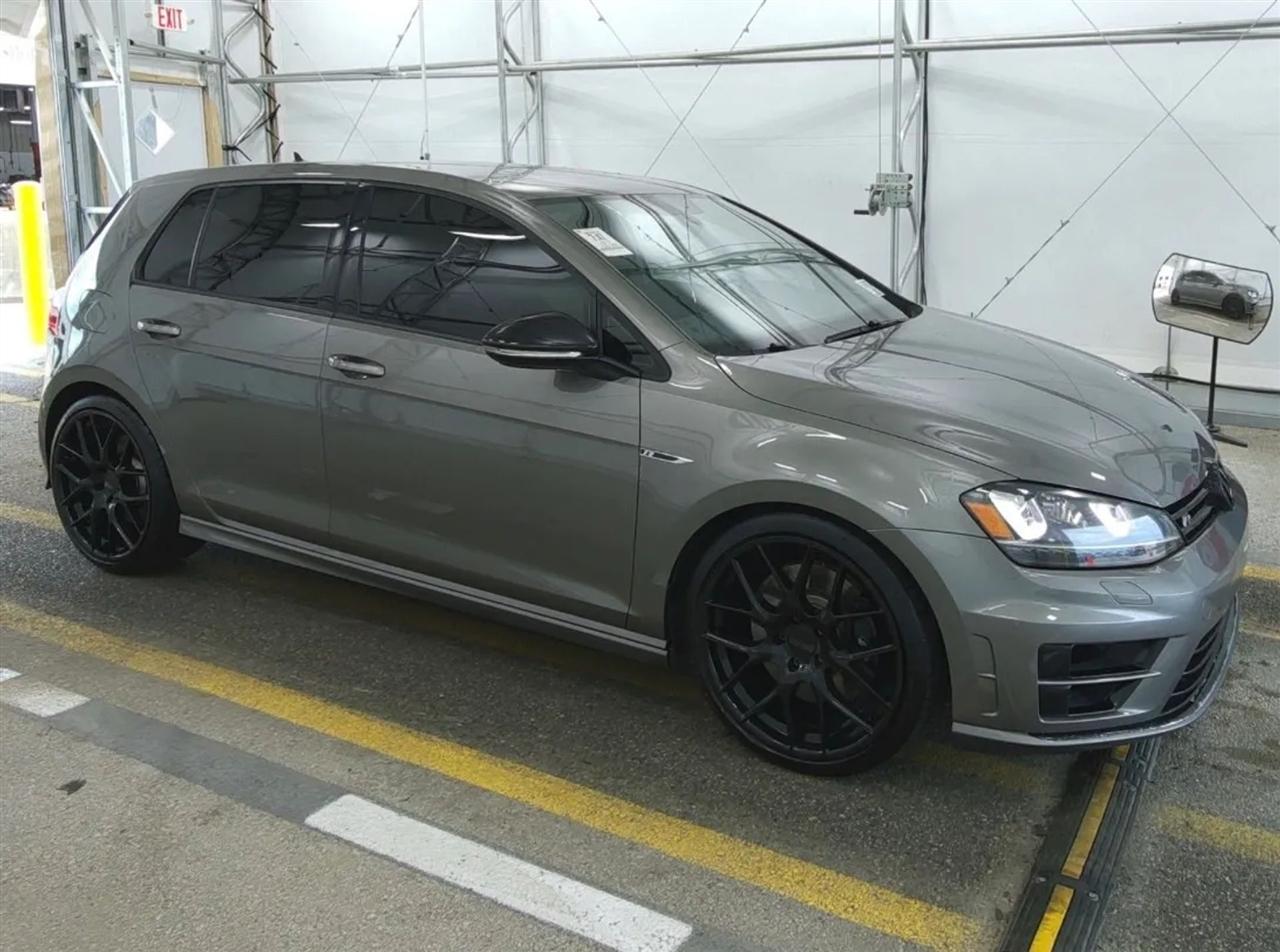 Volkswagen Golf R 4-Door Manual w/DCC/Nav 2017