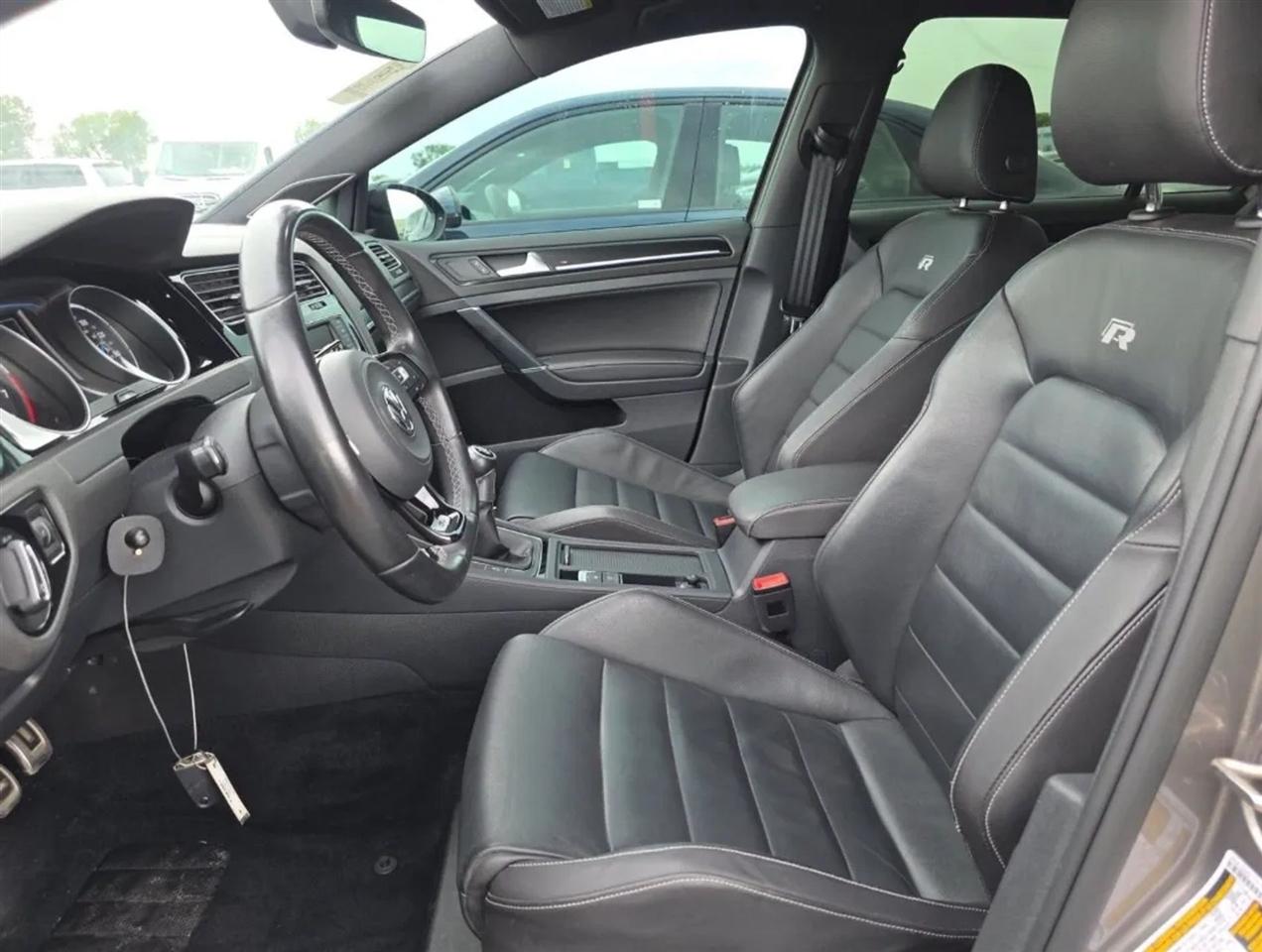 Volkswagen Golf R 4-Door Manual w/DCC/Nav 2017