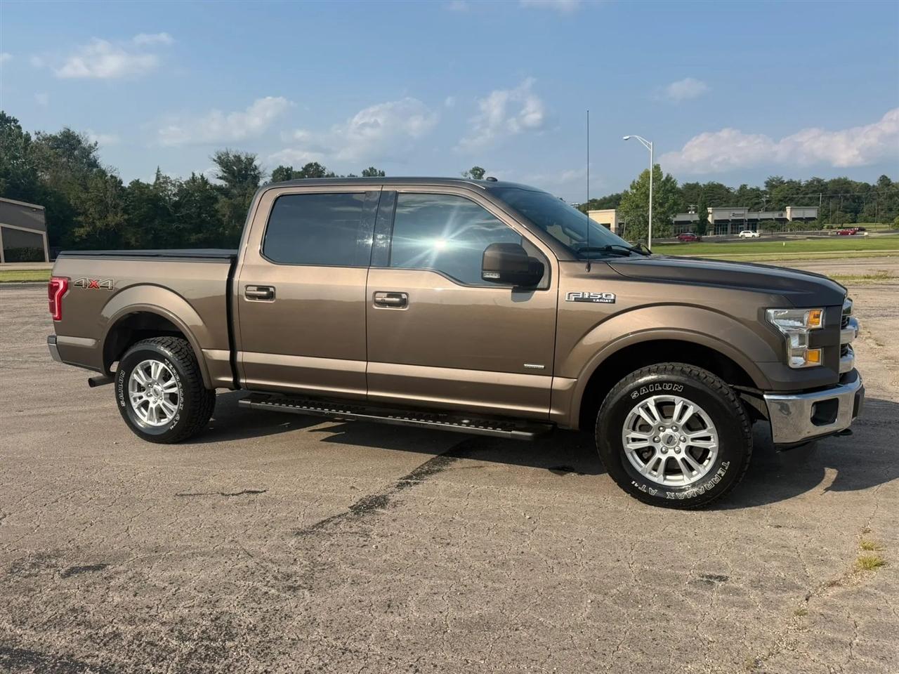 Ford F-150 4WD SuperCrew 145" Lariat 2016