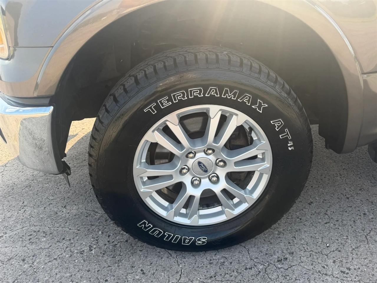 Ford F-150 4WD SuperCrew 145" Lariat 2016