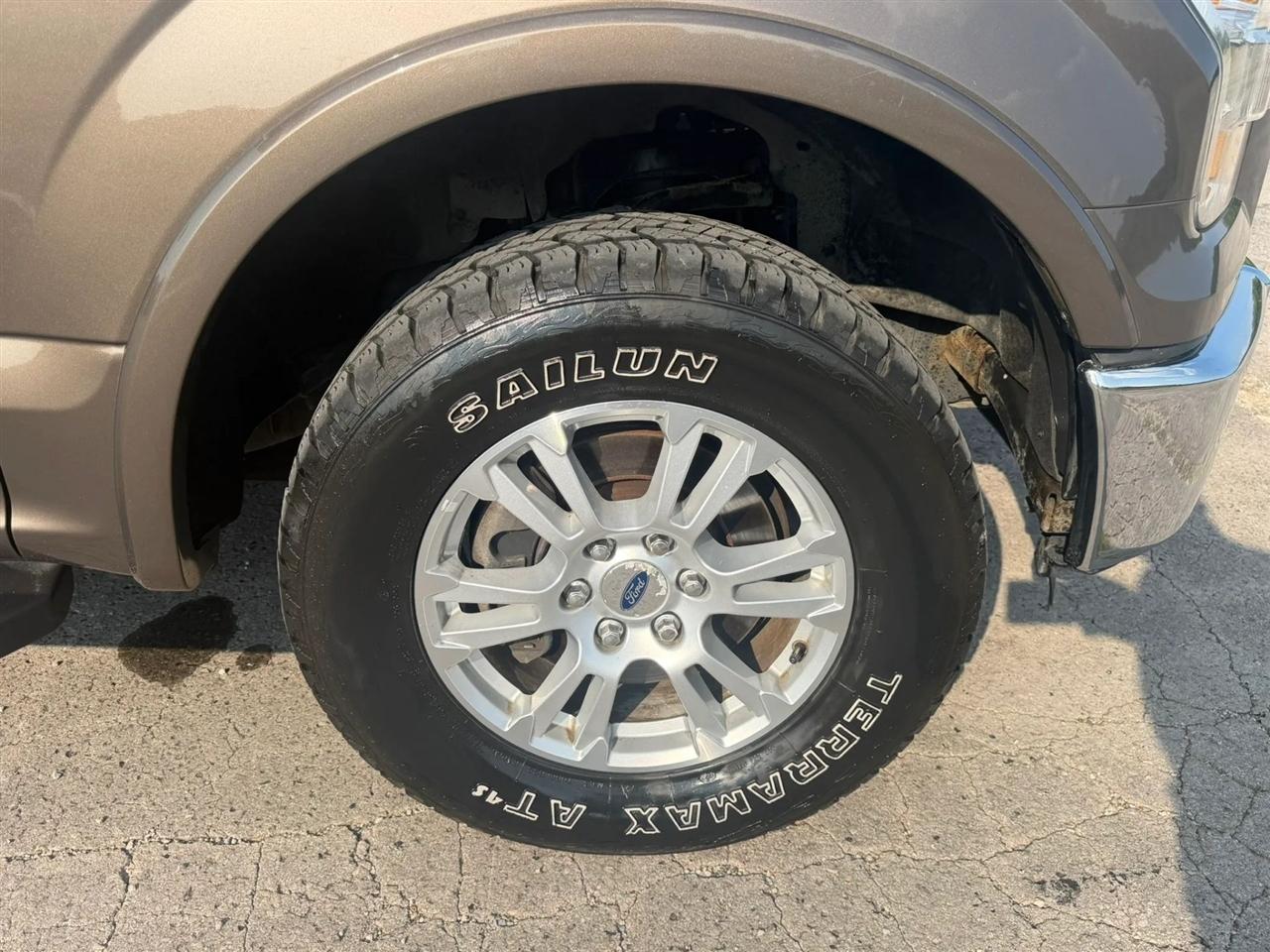 Ford F-150 4WD SuperCrew 145" Lariat 2016
