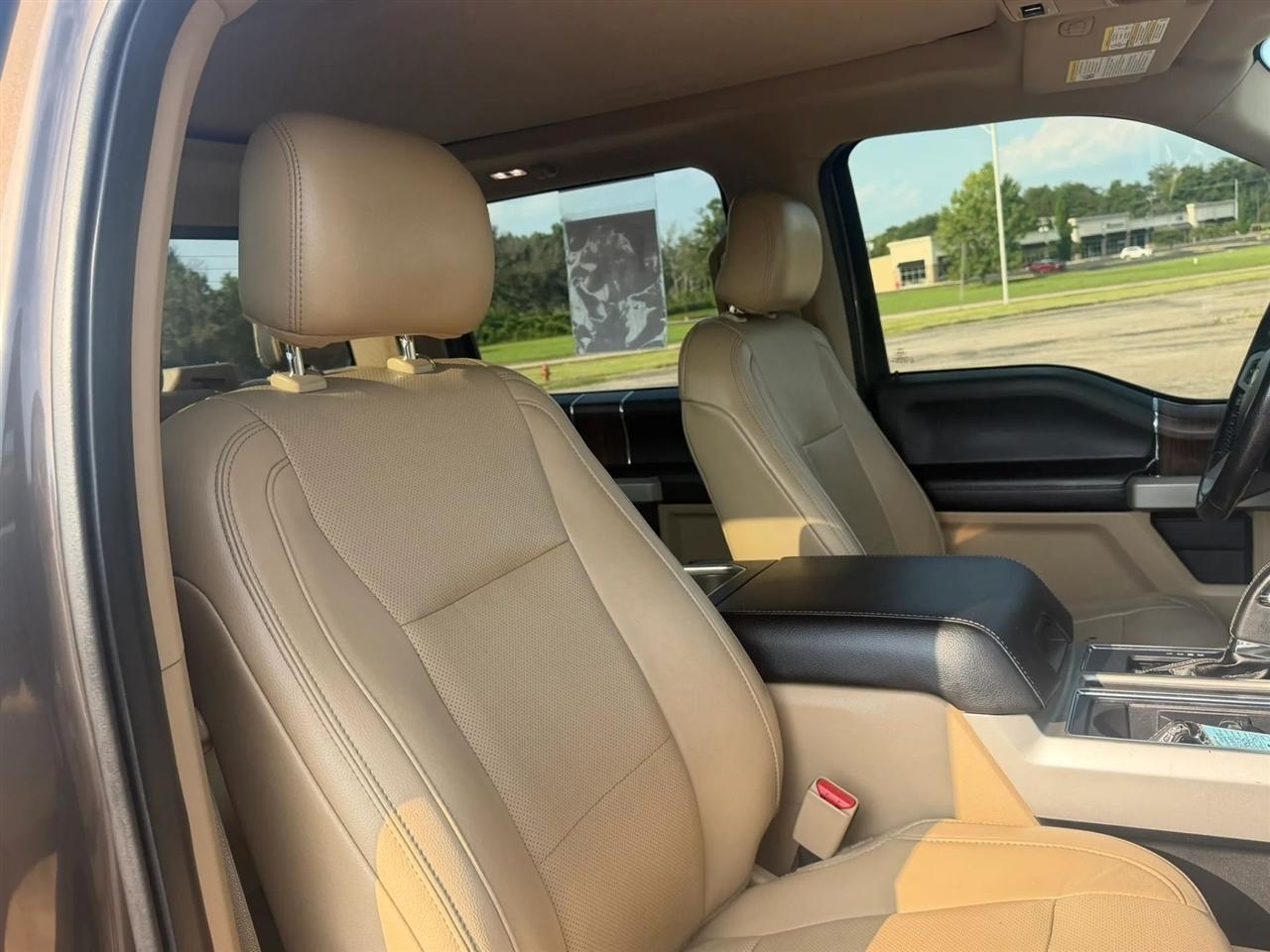 Ford F-150 4WD SuperCrew 145" Lariat 2016