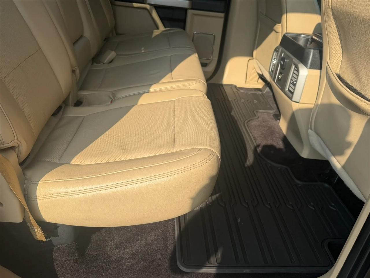 Ford F-150 4WD SuperCrew 145" Lariat 2016
