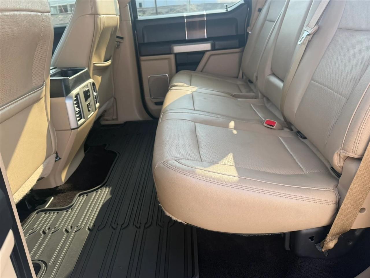 Ford F-150 4WD SuperCrew 145" Lariat 2016
