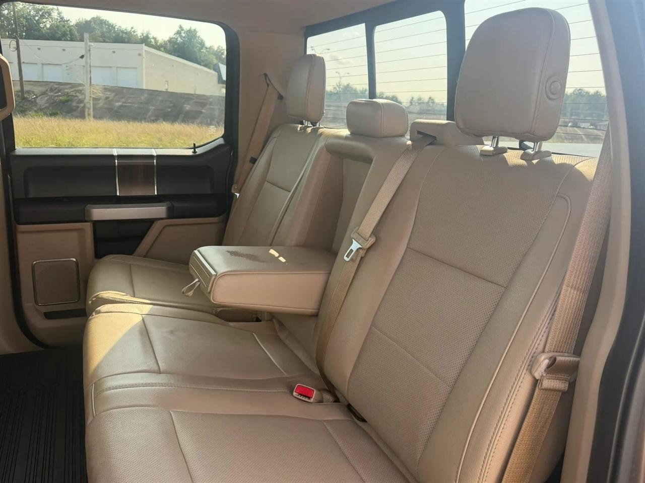 Ford F-150 4WD SuperCrew 145" Lariat 2016