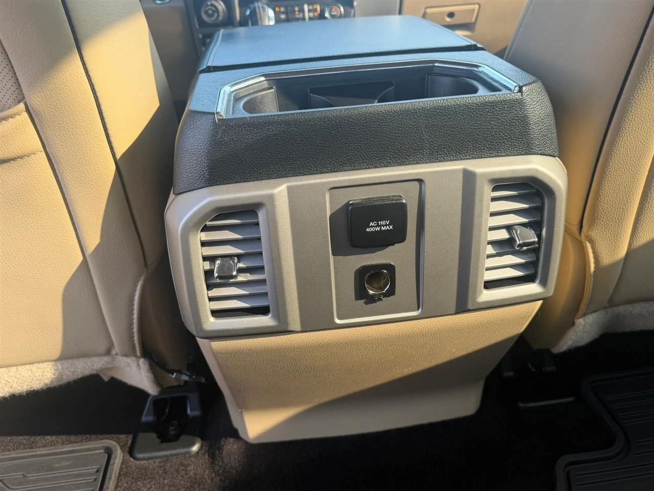 Ford F-150 4WD SuperCrew 145" Lariat 2016