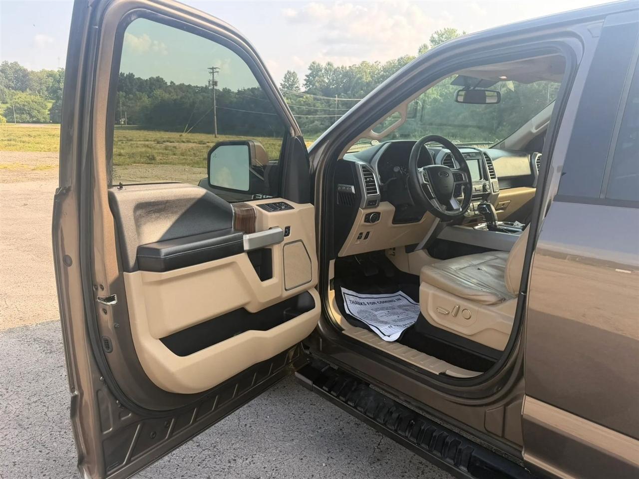 Ford F-150 4WD SuperCrew 145" Lariat 2016