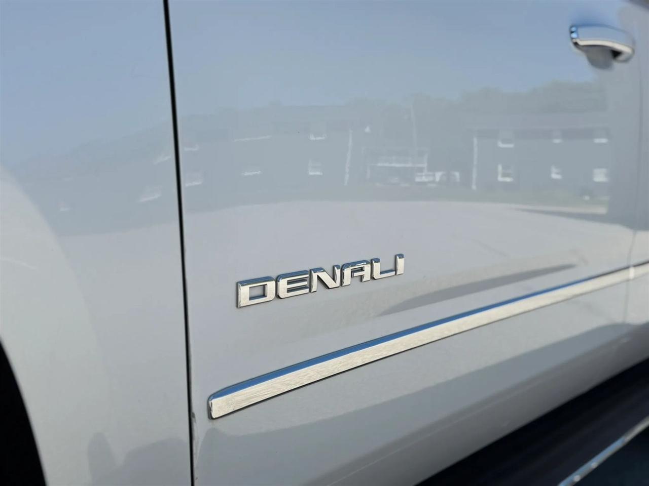 GMC Yukon 4WD 4dr Denali 2016