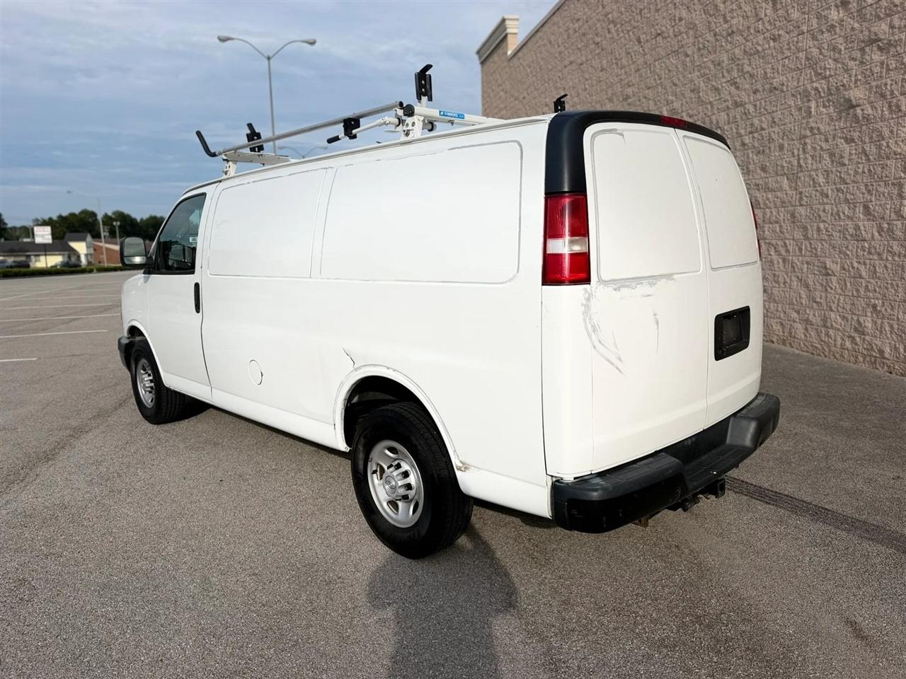 Chevrolet Express Cargo Van RWD 2500 135" 2019
