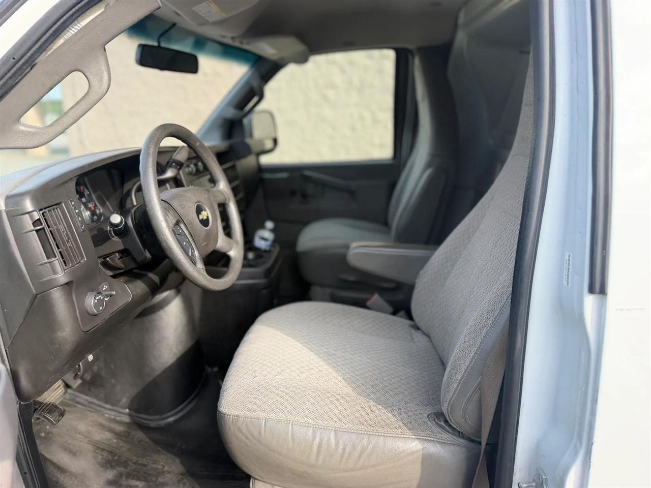 Chevrolet Express Cargo Van RWD 2500 135" 2019