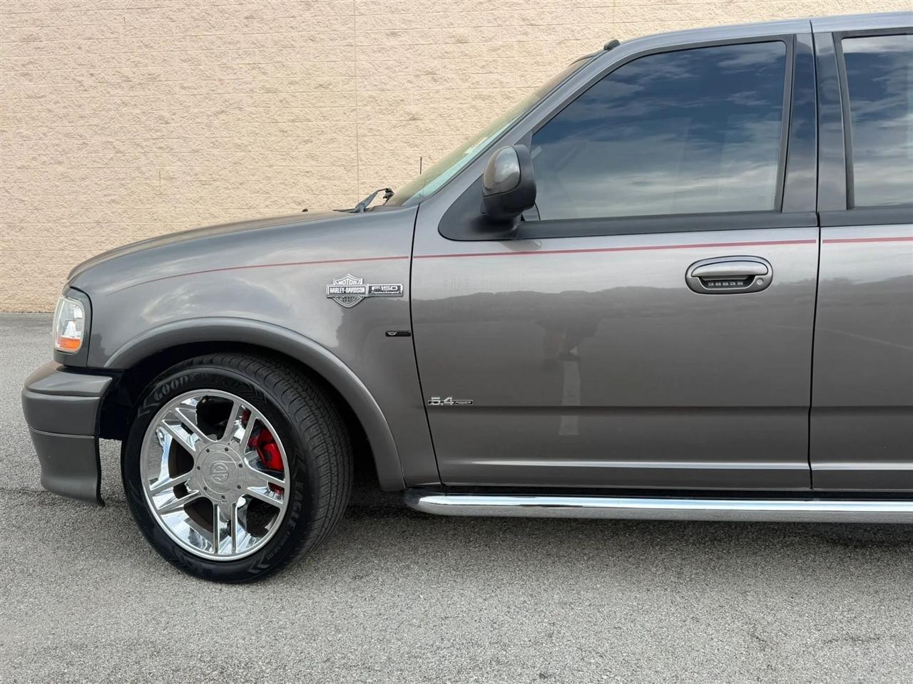 Ford F-150 SuperCrew 139" Harley Davidson 2002