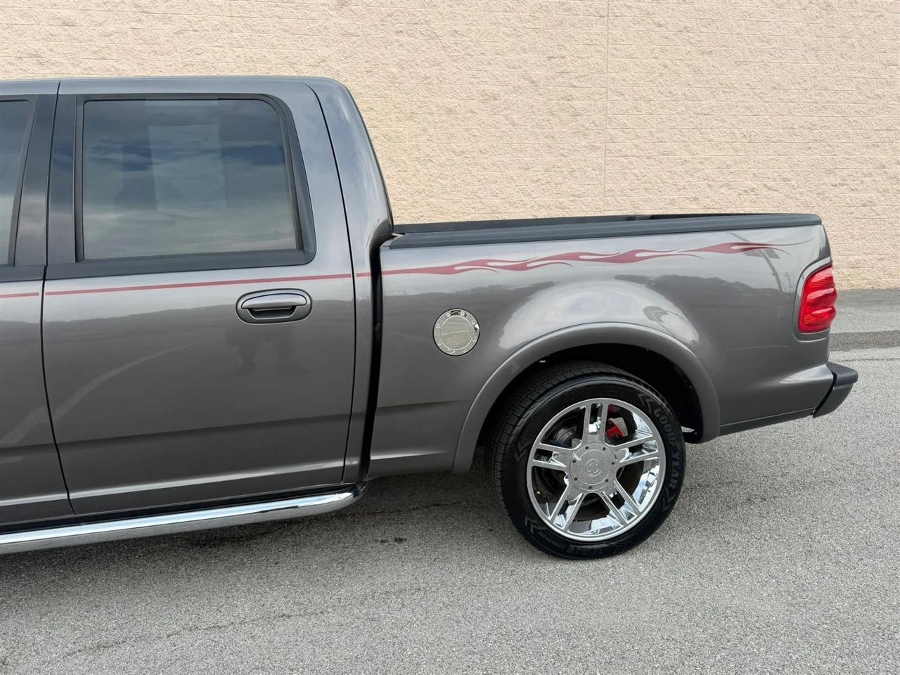 Ford F-150 SuperCrew 139" Harley Davidson 2002