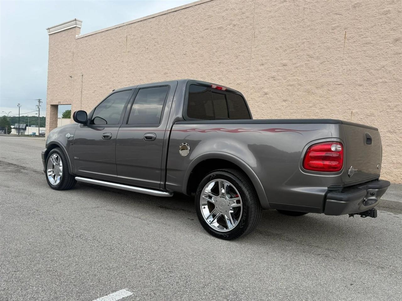 Ford F-150 SuperCrew 139" Harley Davidson 2002