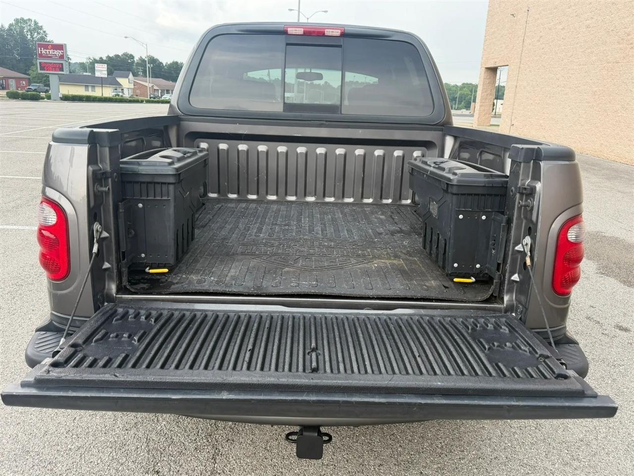 Ford F-150 SuperCrew 139" Harley Davidson 2002