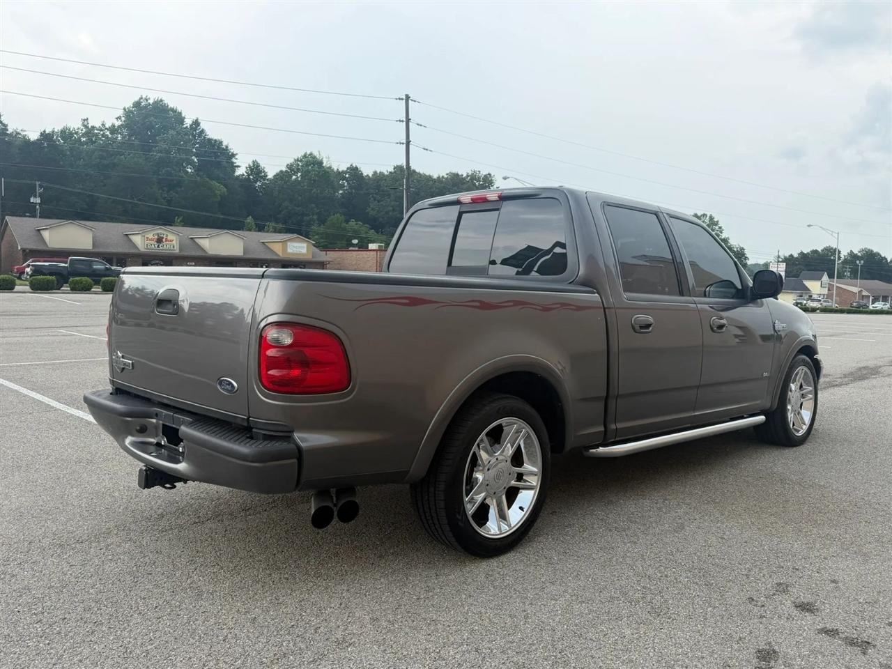 Ford F-150 SuperCrew 139" Harley Davidson 2002