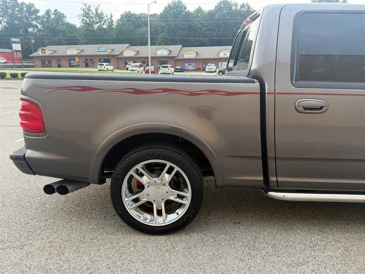 Ford F-150 SuperCrew 139" Harley Davidson 2002