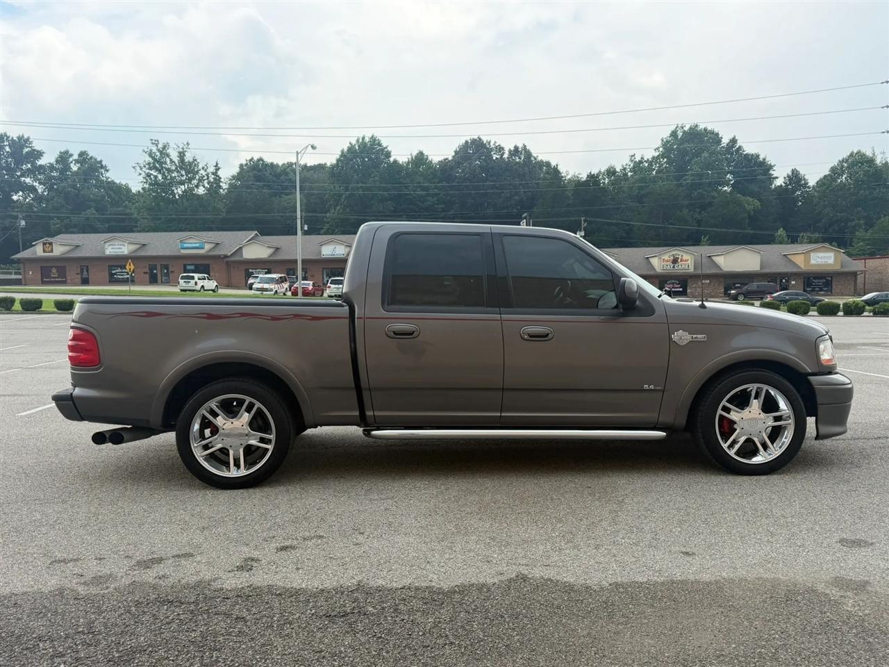 Ford F-150 SuperCrew 139" Harley Davidson 2002