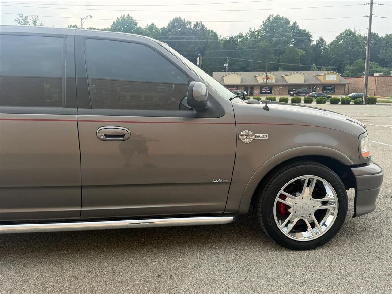 Ford F-150 SuperCrew 139" Harley Davidson 2002