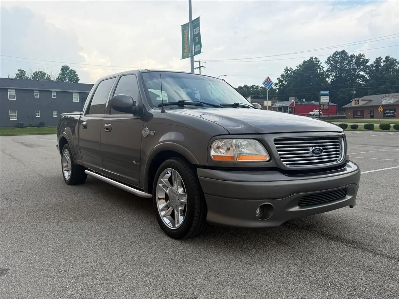 Ford F-150 SuperCrew 139" Harley Davidson 2002