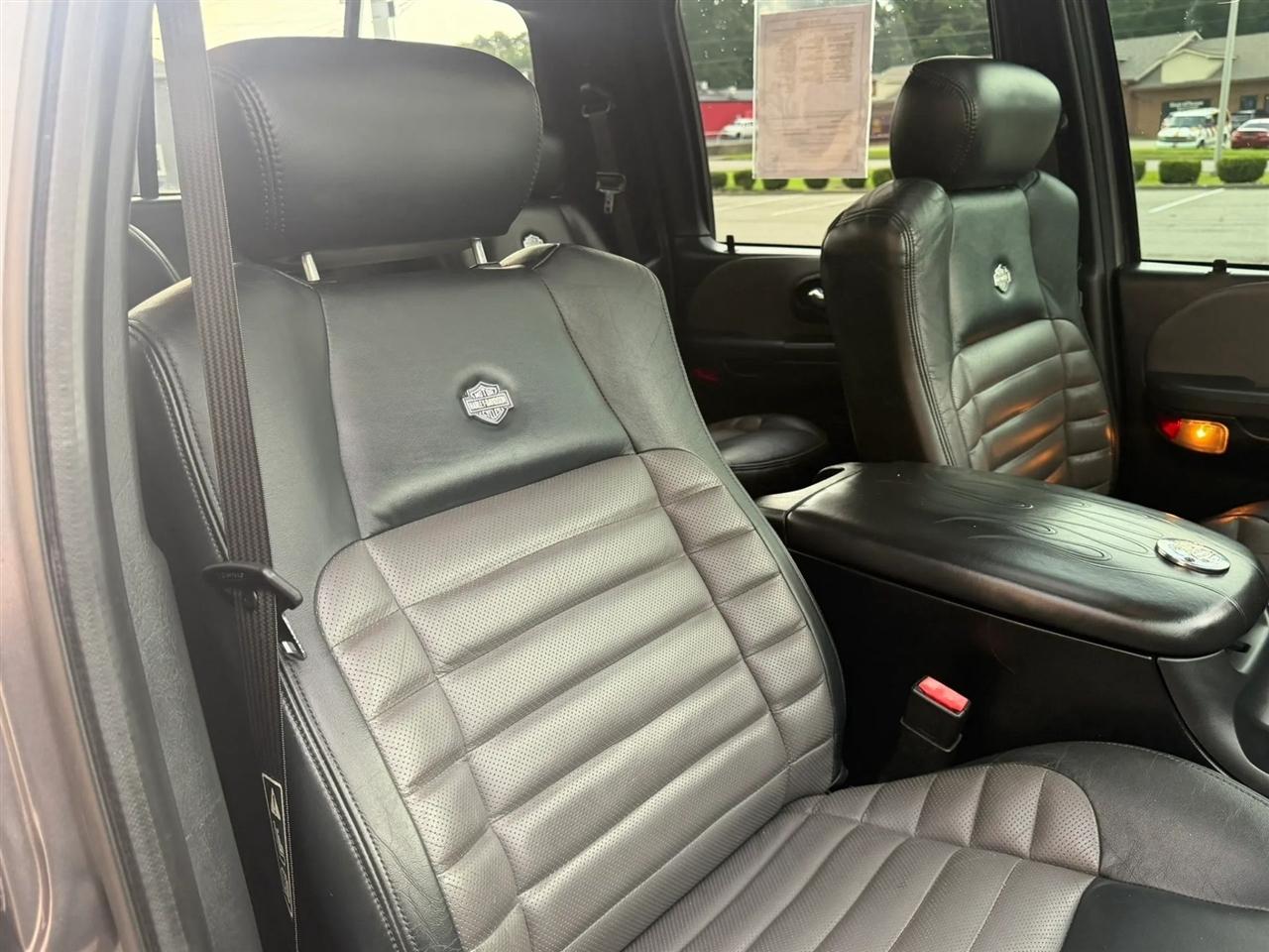 Ford F-150 SuperCrew 139" Harley Davidson 2002