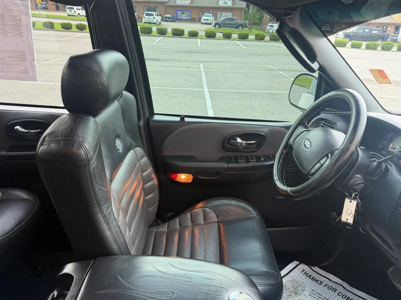 Ford F-150 SuperCrew 139" Harley Davidson 2002